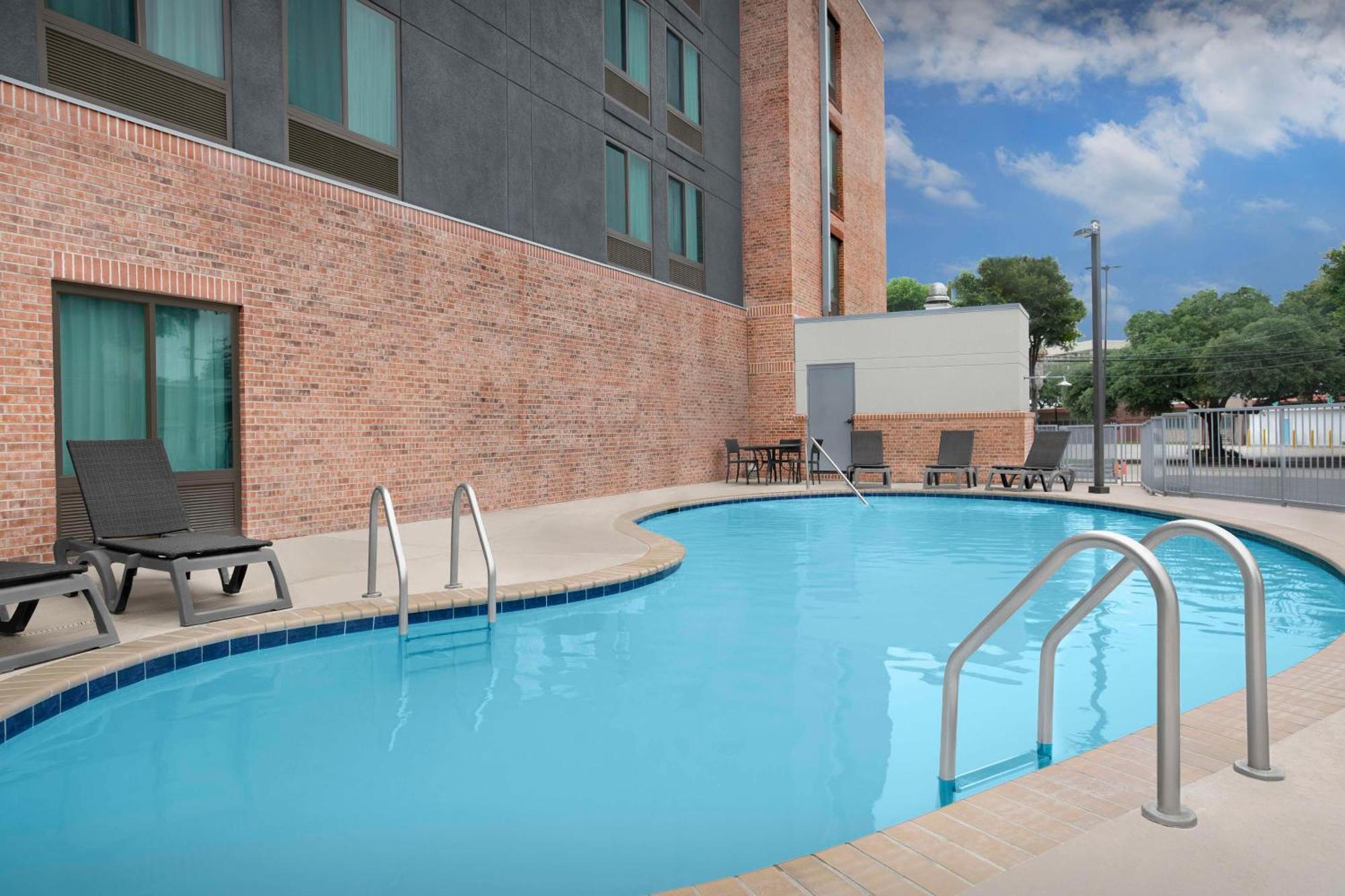 Spark By Hilton San Antonio Airport Exterior foto